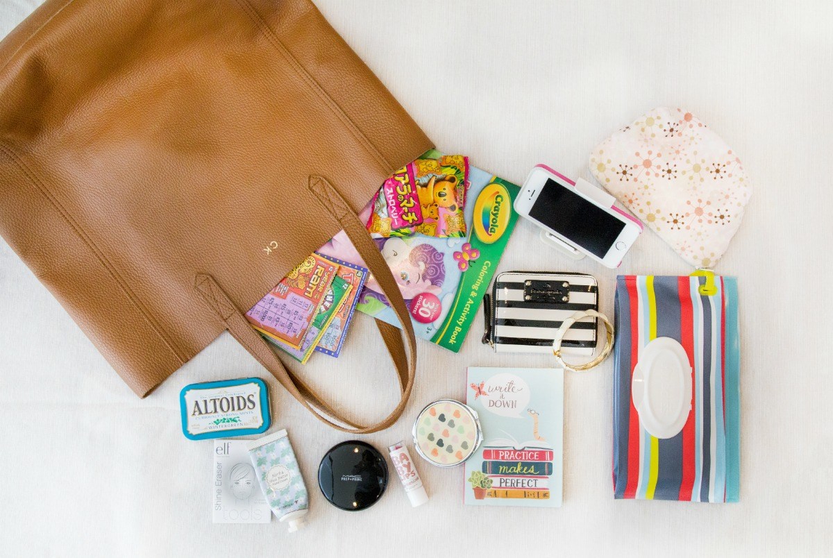 WHAT'S IN MY BAG, MOM EDITION