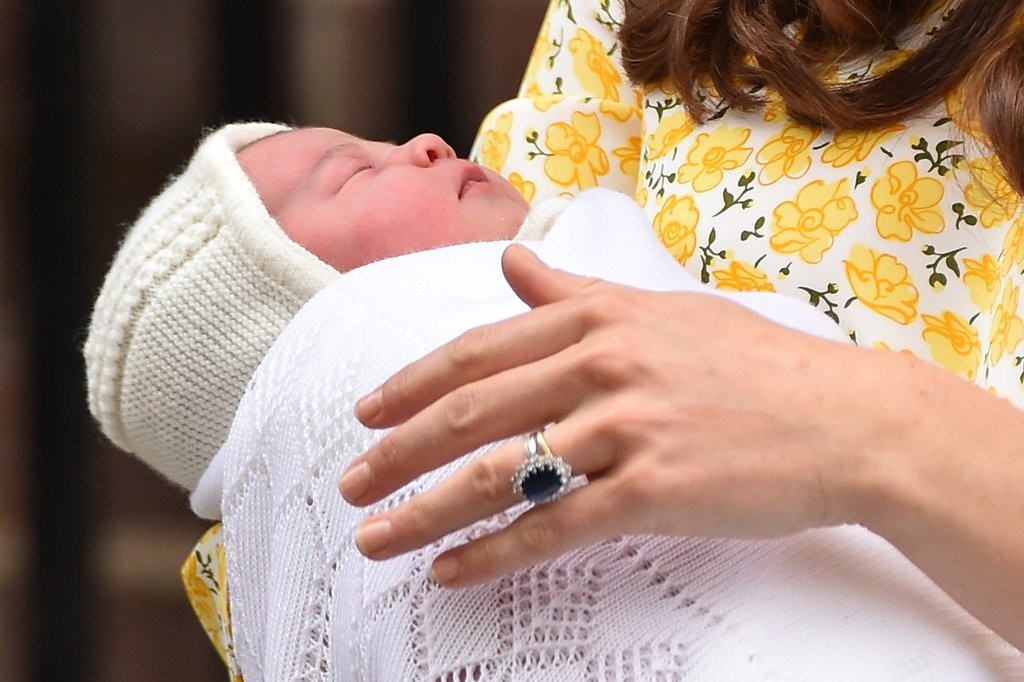 Pictures-Prince-William-Duchess-Kate-Baby-Girl (2)