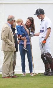 Prince-George-Wears-Crocs (6)