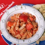 Very quick red pepper tomato pasta