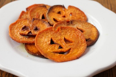 healthy halloween trats_sweet potatoes lantern_kidsstoppress