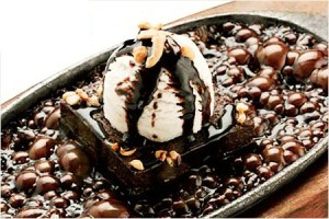 sizzling brownie with vanilla ice cream