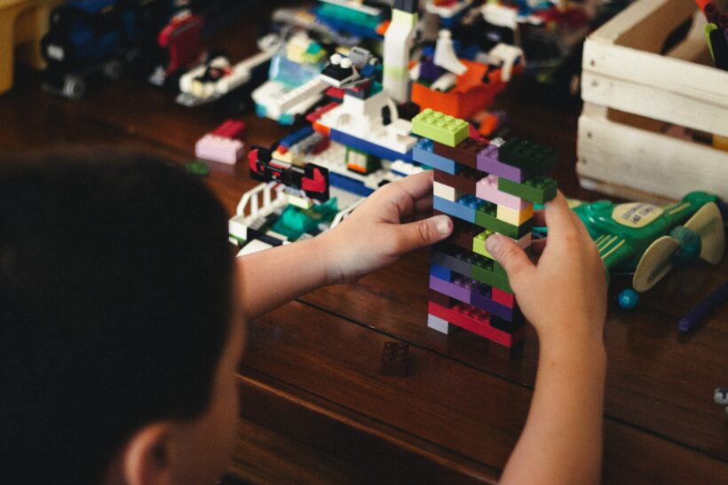 lego-bricks-kids-kidsstoppress